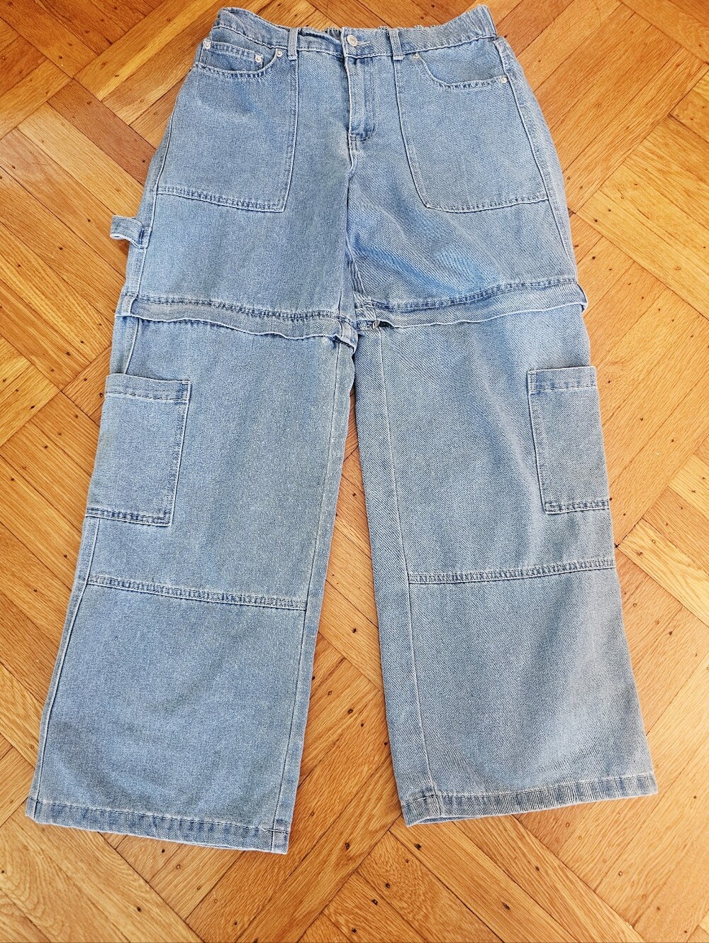 Forever 21 Women's Convertible Cargo Jeans Size 29 Light Wash Zip-Off 2-in-1